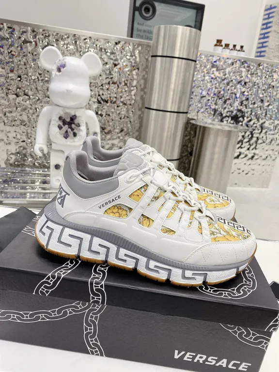 Versace Shoe 